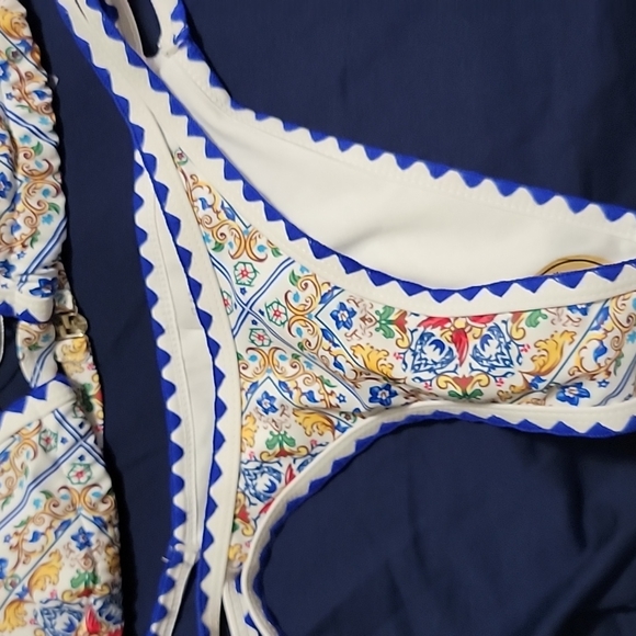 New Bikini - Picture 7 of 7